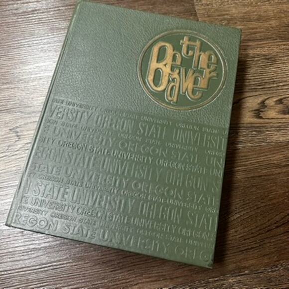 1970 OSU Oregon State University Yearbook "The Beaver" Corvallis Unmarked - Picture 1 of 16